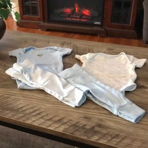 💙2  size 0-3 month Sets (#050F)